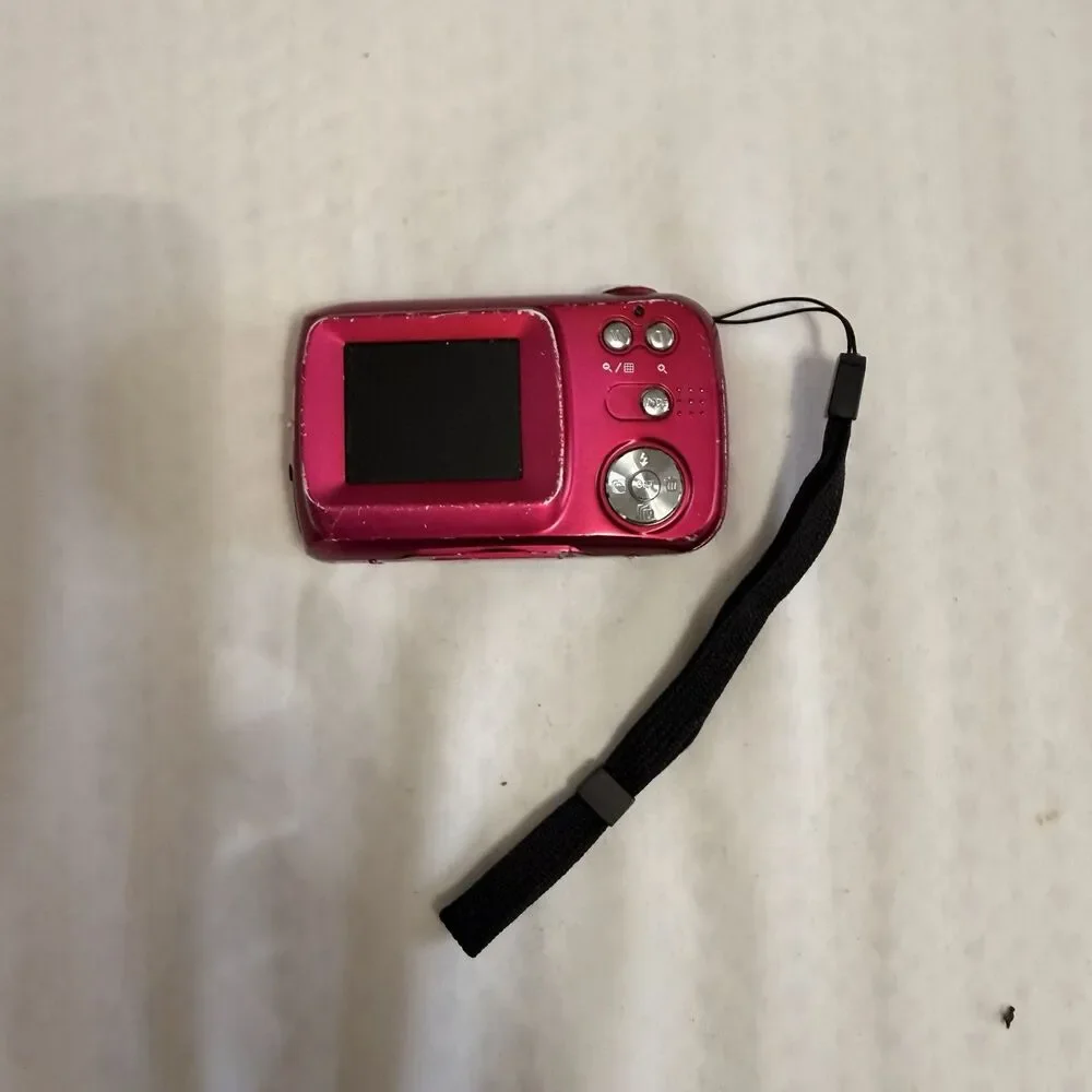Vivitar ViviCam F126 12.1MP Compact Digital Camera 1x Zoom Pink USB AA Flash
